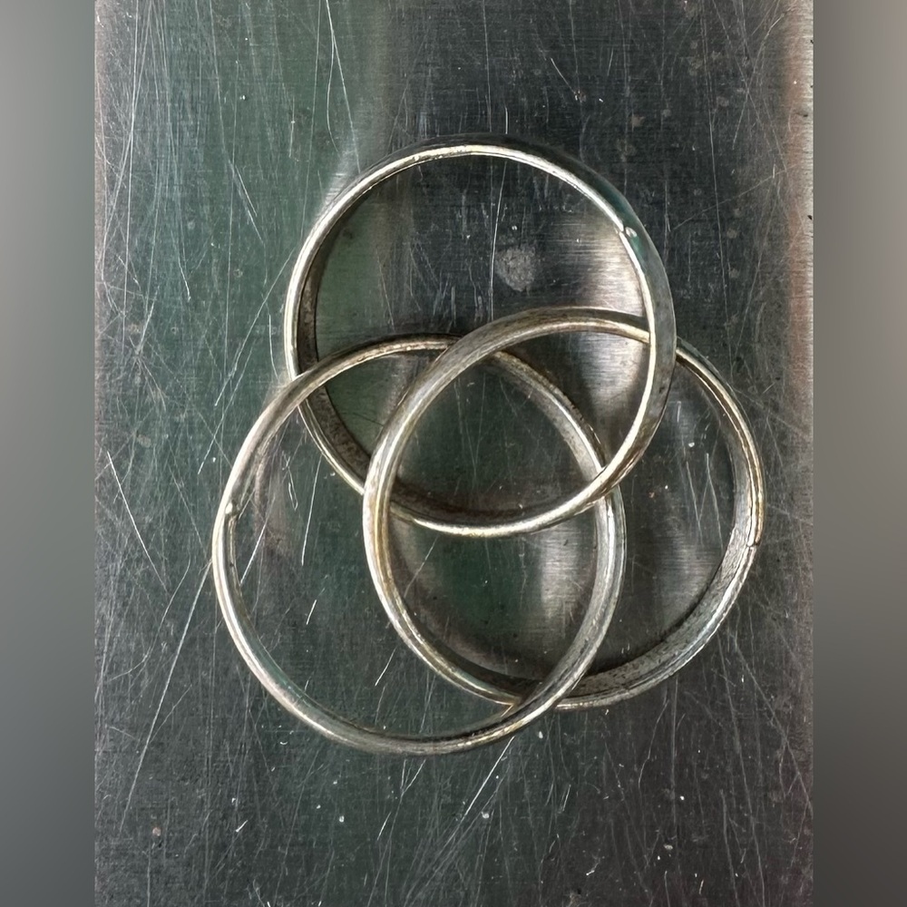 Elegant Sterling Silver 3 Tier Interlocking Ring